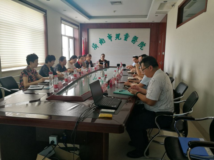 市口腔纪委书记、工会主席李红梅带领一行9人在市儿童医院参观学习