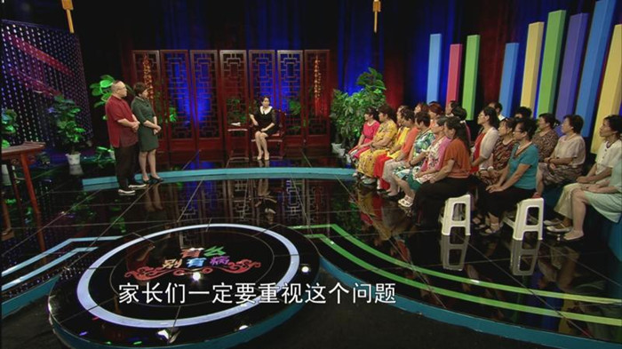 张立霞主任为观众普及口腔知识