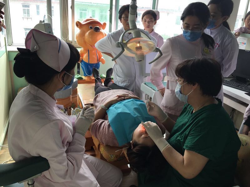 医务人员分组体验STA无痛局麻
