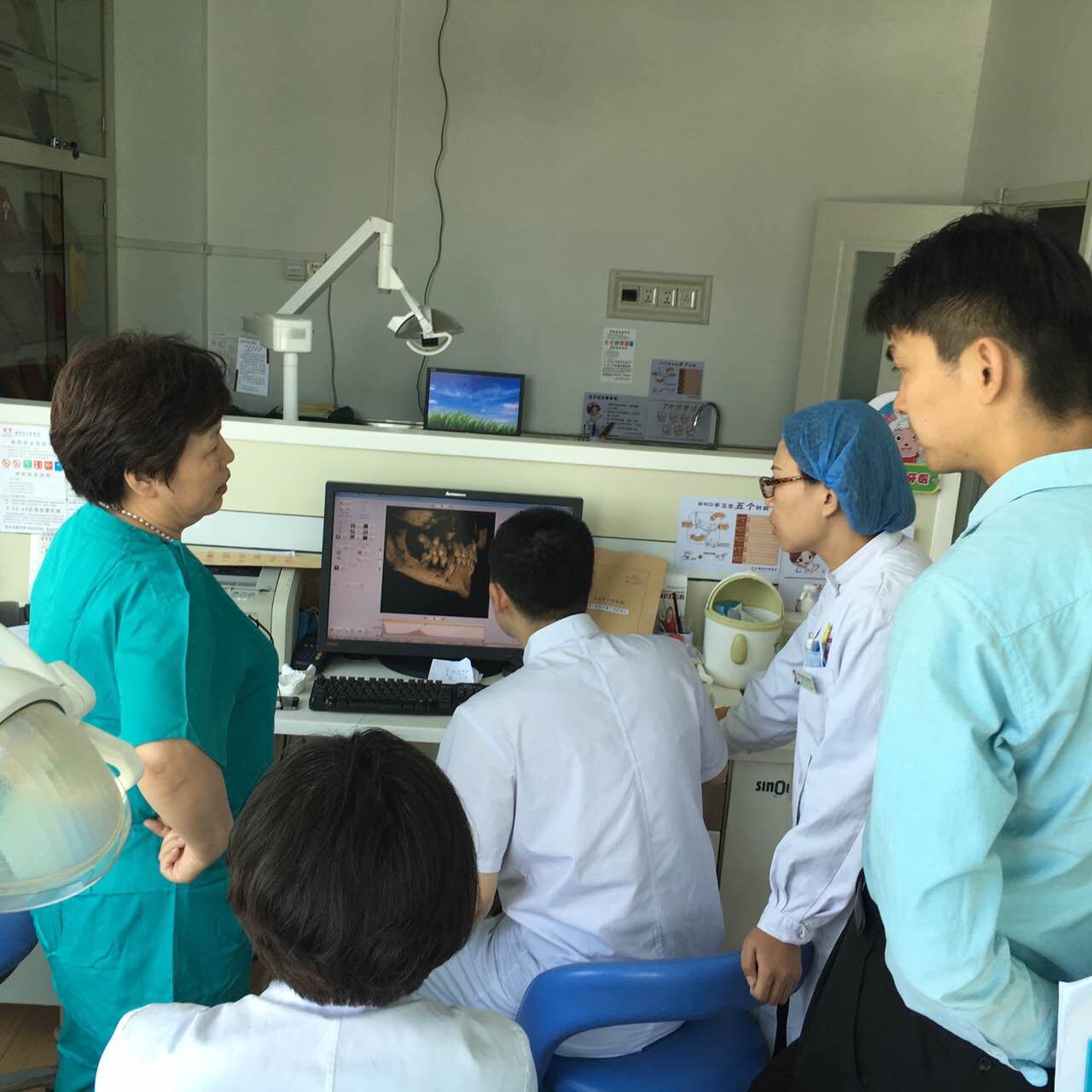专家联合会诊现场