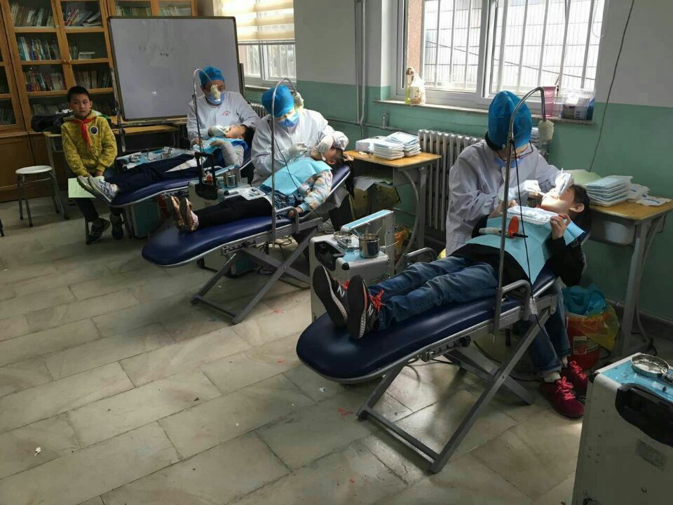 窝沟封闭实施现场