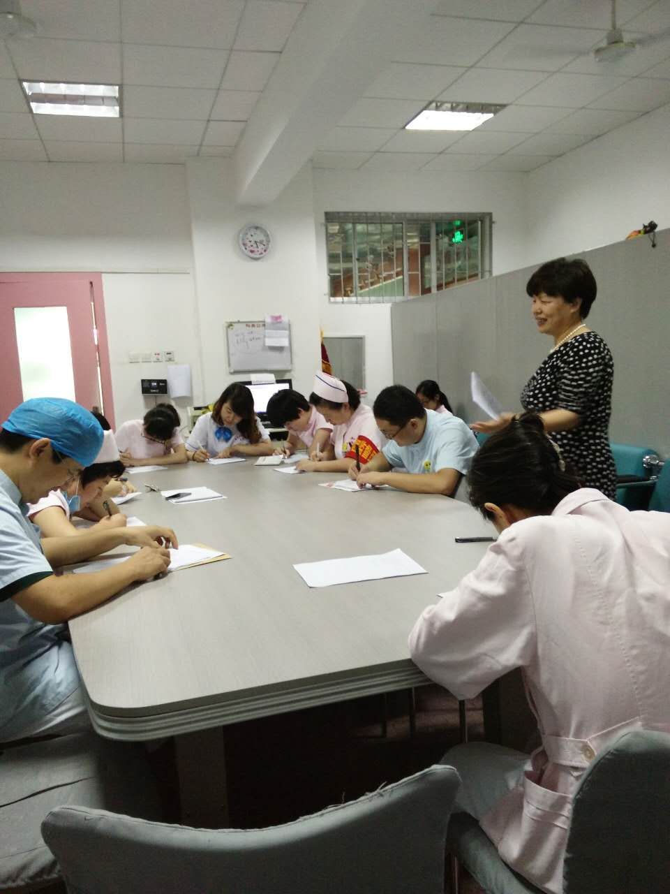 科室医务人员考试中