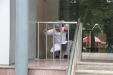 市口腔医技支部开展“庆七一 我为党旗添光彩 我为创卫做贡献”党员义务劳动活动