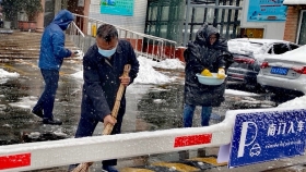 济南市口腔医院各院区积极参与扫雪除冰活动