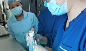 济南市口腔医院消毒供应中心举行新入职员工牙科手机手工注油培训