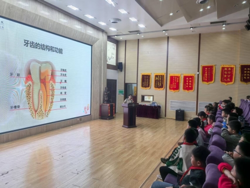 济南市口腔医院正畸科“科普进校园”活动：为青少年口腔健康护航